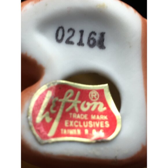 Vtg Lefton China Pilgrims Girl & Boy Praying Figurines Thanksgiving Painted 1984 - Picture 8 of 15